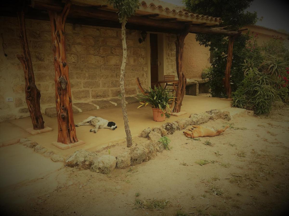 Li Casacci Bed & Breakfast Arzachena Eksteriør bilde